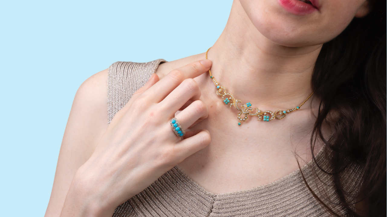 Vintage Jewellery Gift Ideas For A Magical Christmas