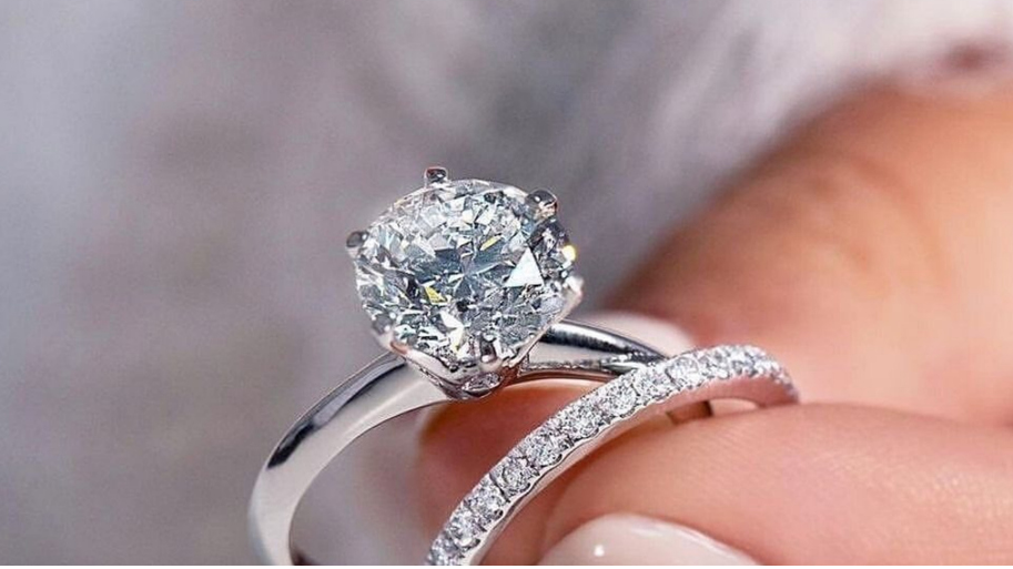 Guiding Principles for Choosing an Engagement Ring