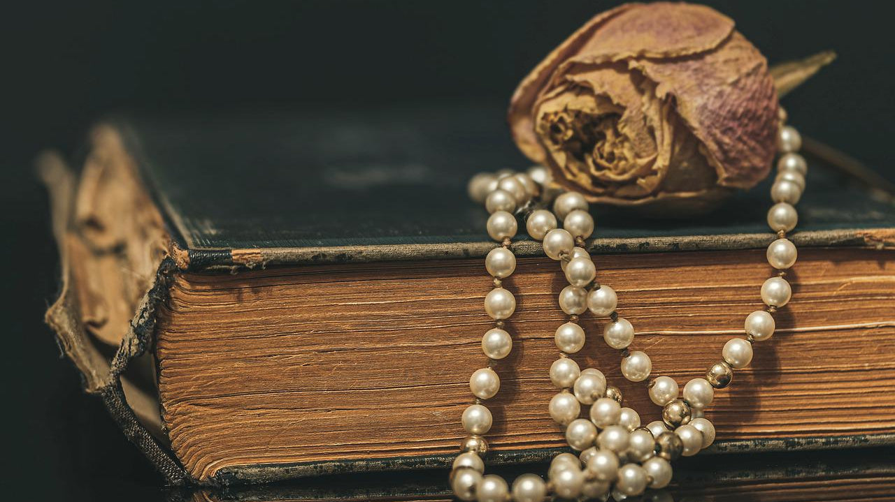 Simple Tips To Identify Vintage Jewellery