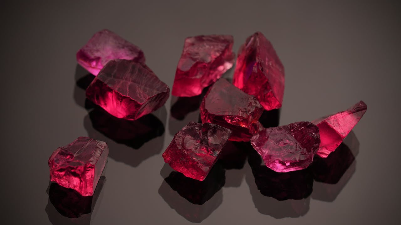 A Collector’s Guide to Red Gemstones