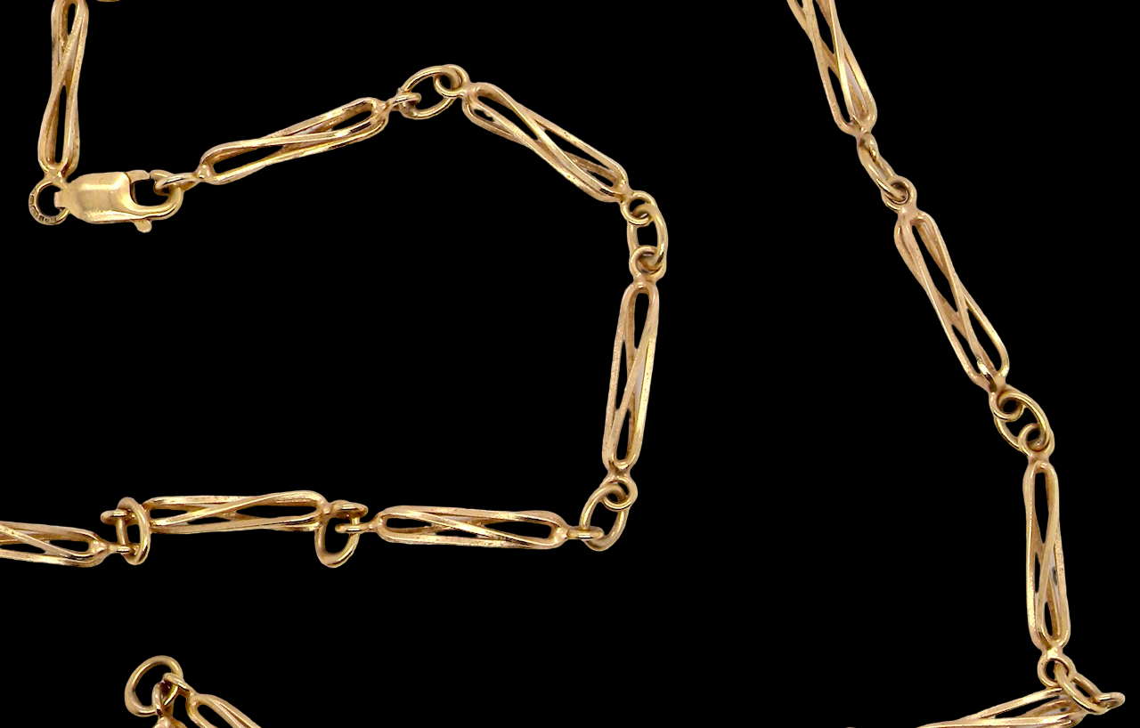 9 carat gold neck chain. Each link