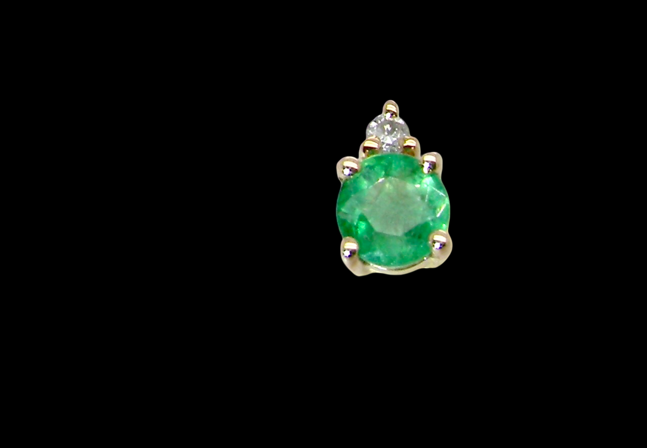 9 carat gold stud earring emerald and diamond