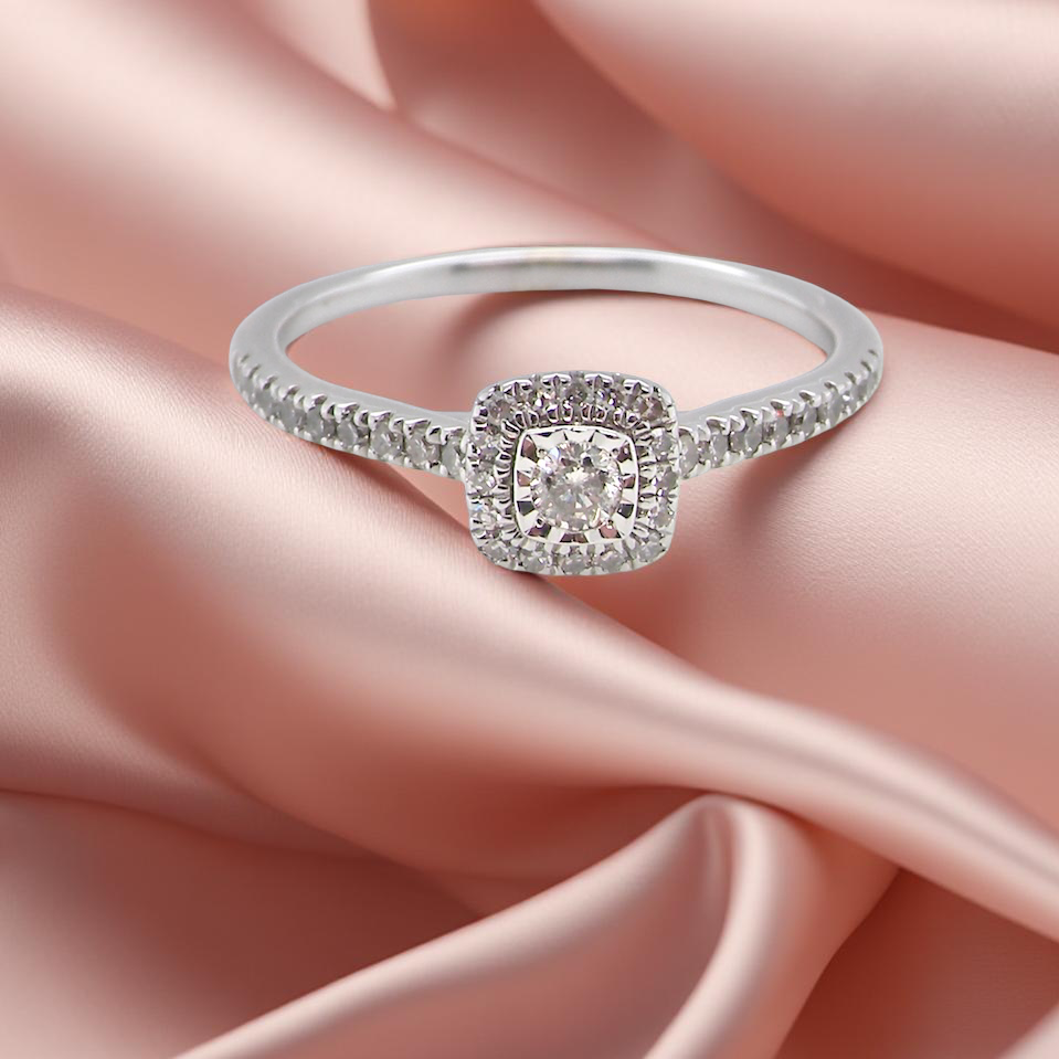 9 carat white gold Diamond halo ring