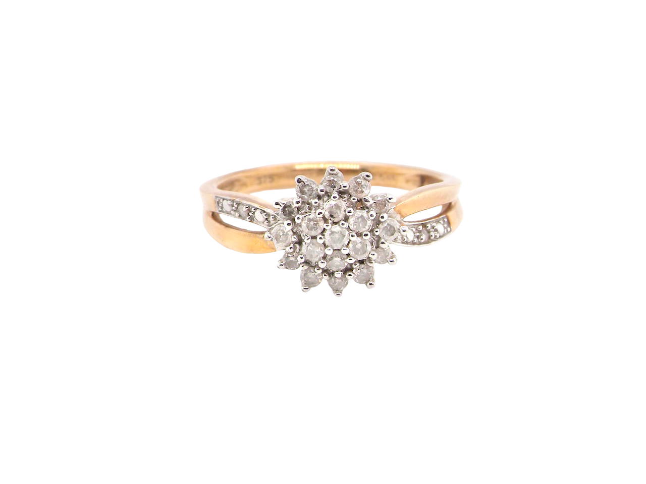 A modern Diamond Cluster ring