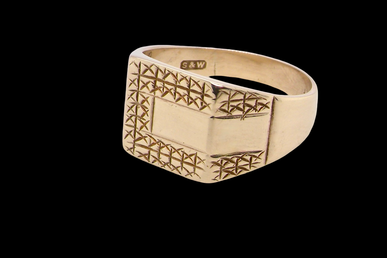 A 1970s gentleman's gold signet ring.