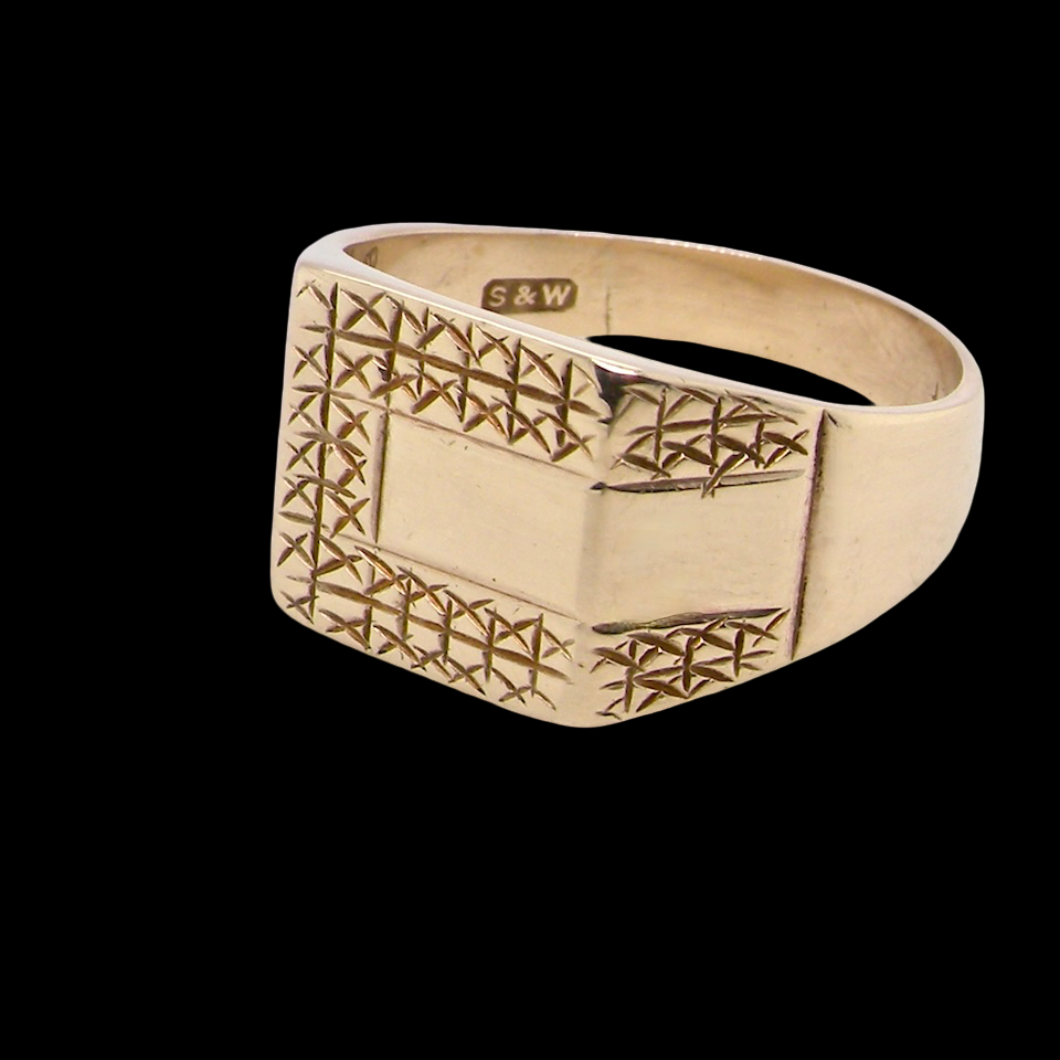 A 1970s gentleman's gold signet ring.