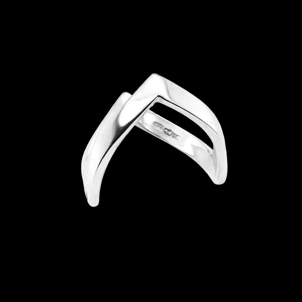 A 9 carat white gold double wishbone ring set with a diamond