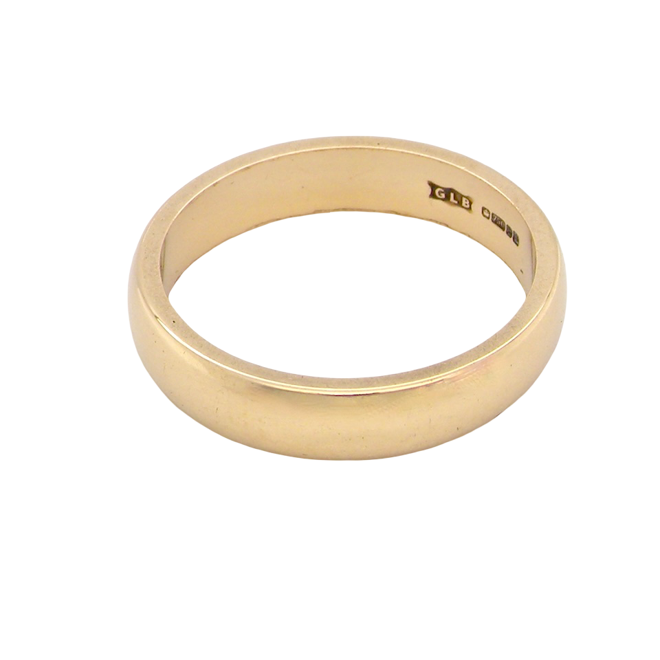 A D shape 18 carat gold wedding ring A