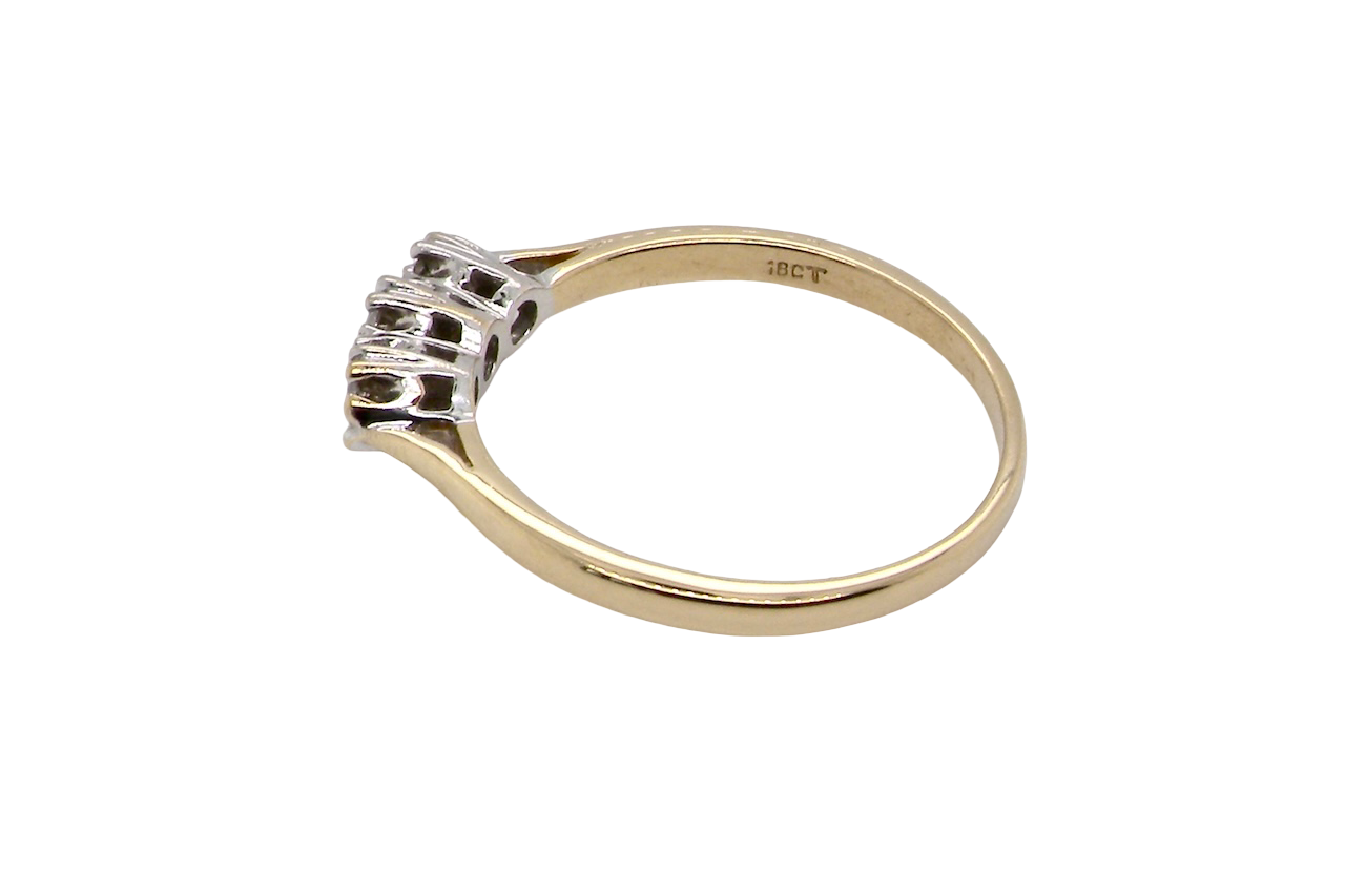 A Diamond Trilogy ring