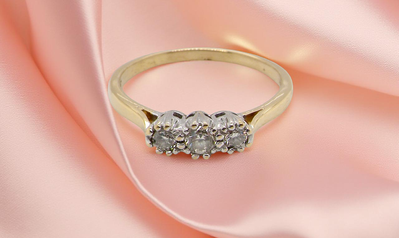 A Diamond Trilogy ring