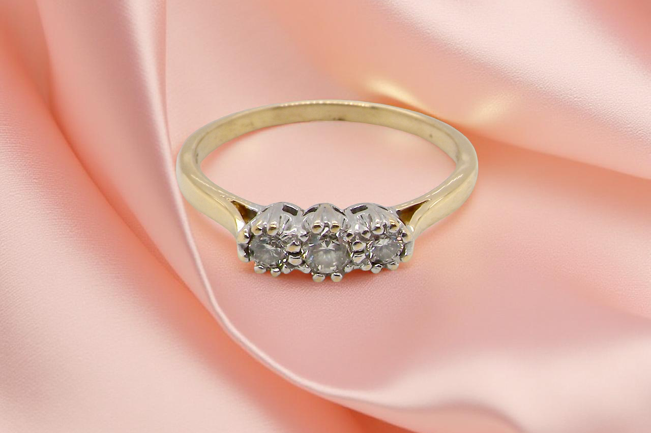 A Diamond Trilogy ring