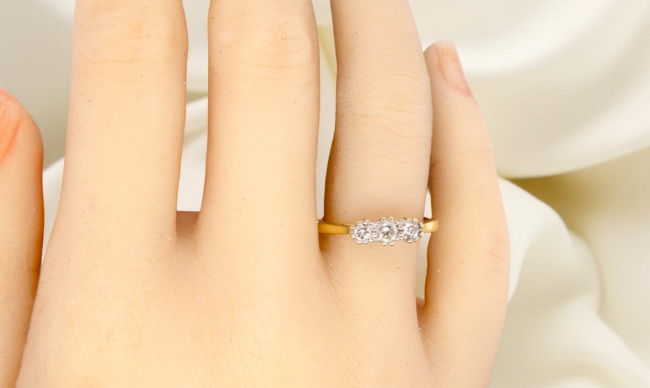 A Diamond Trilogy ring