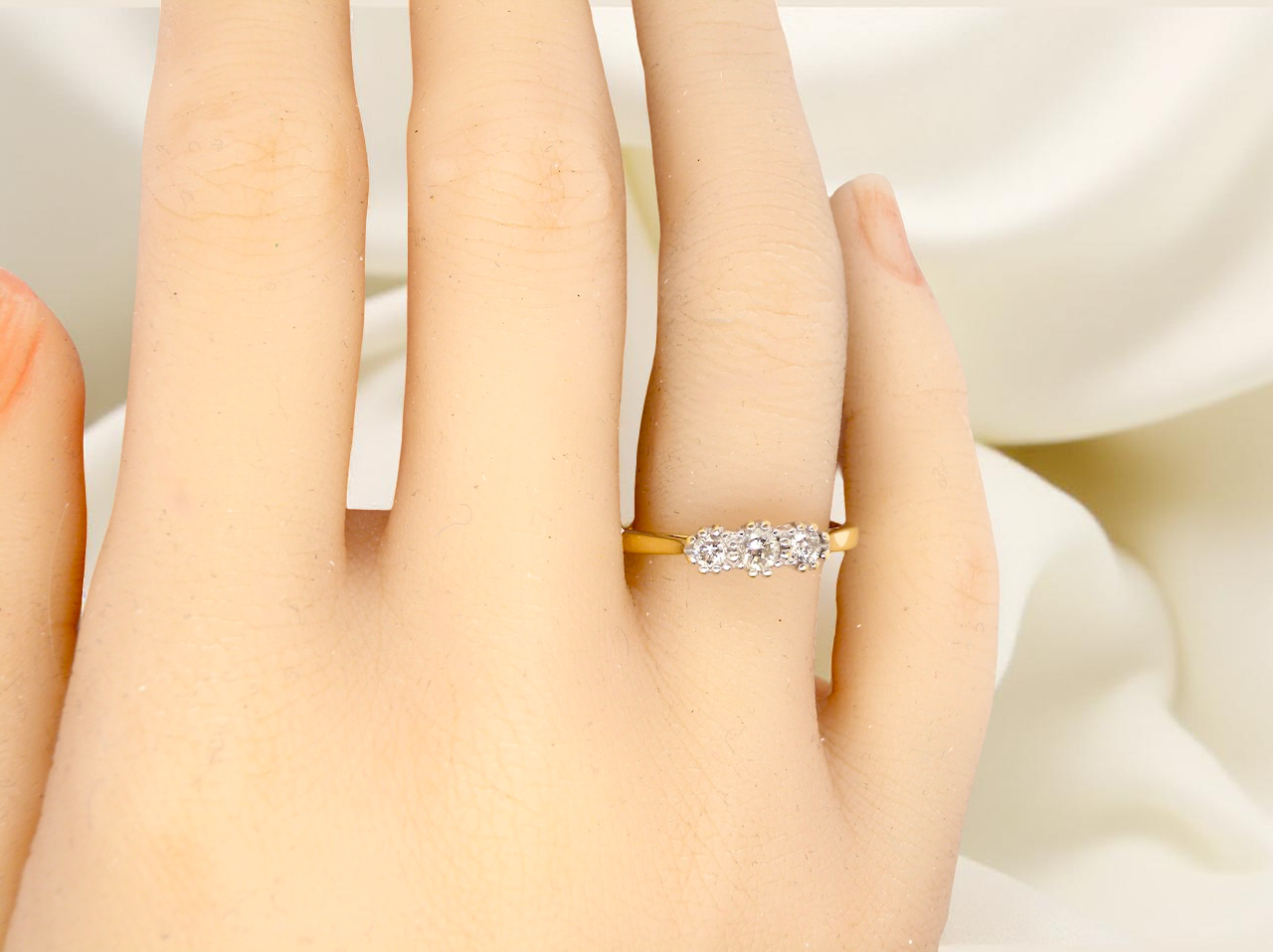 A Diamond Trilogy ring