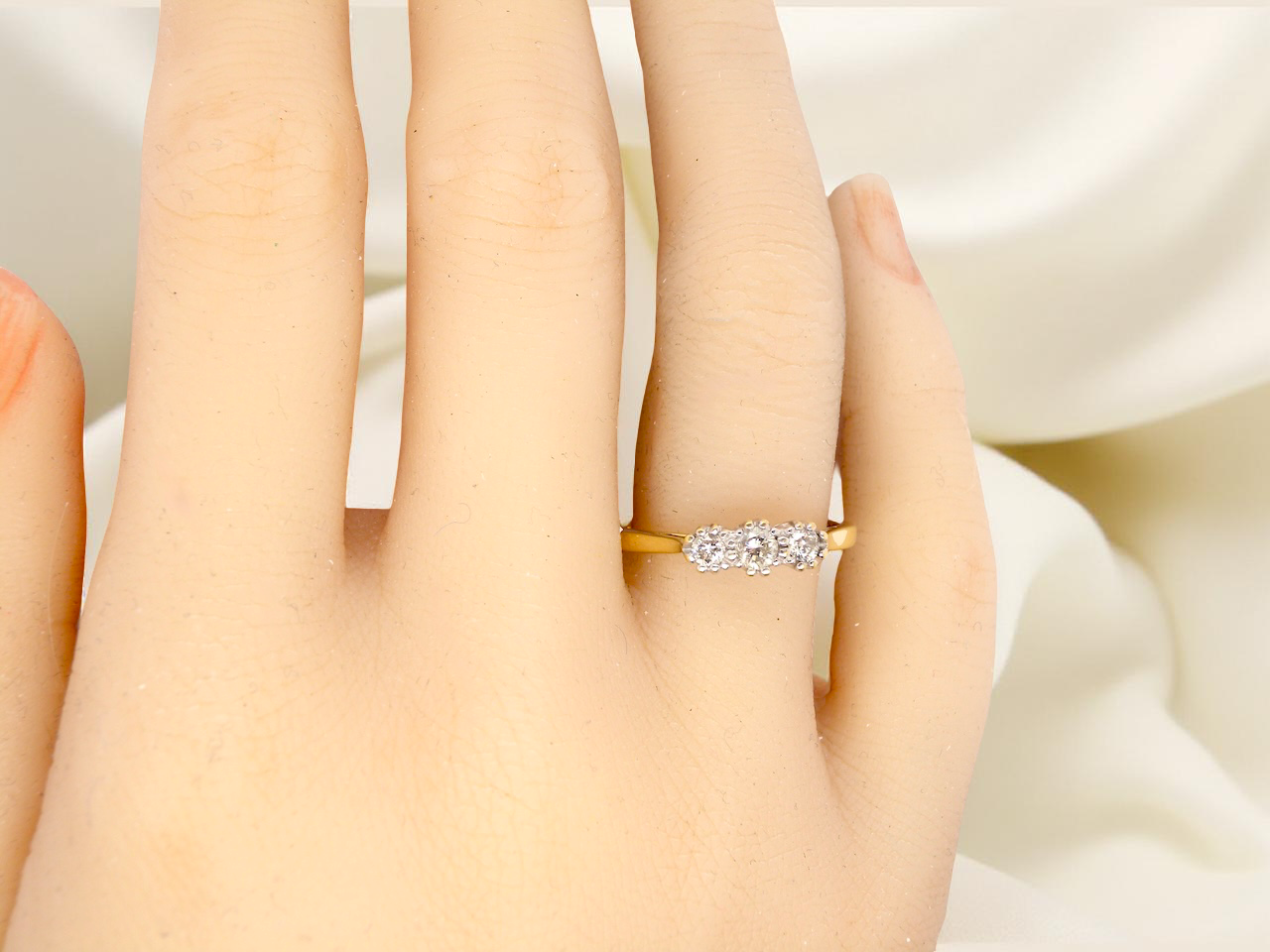 A Diamond Trilogy ring