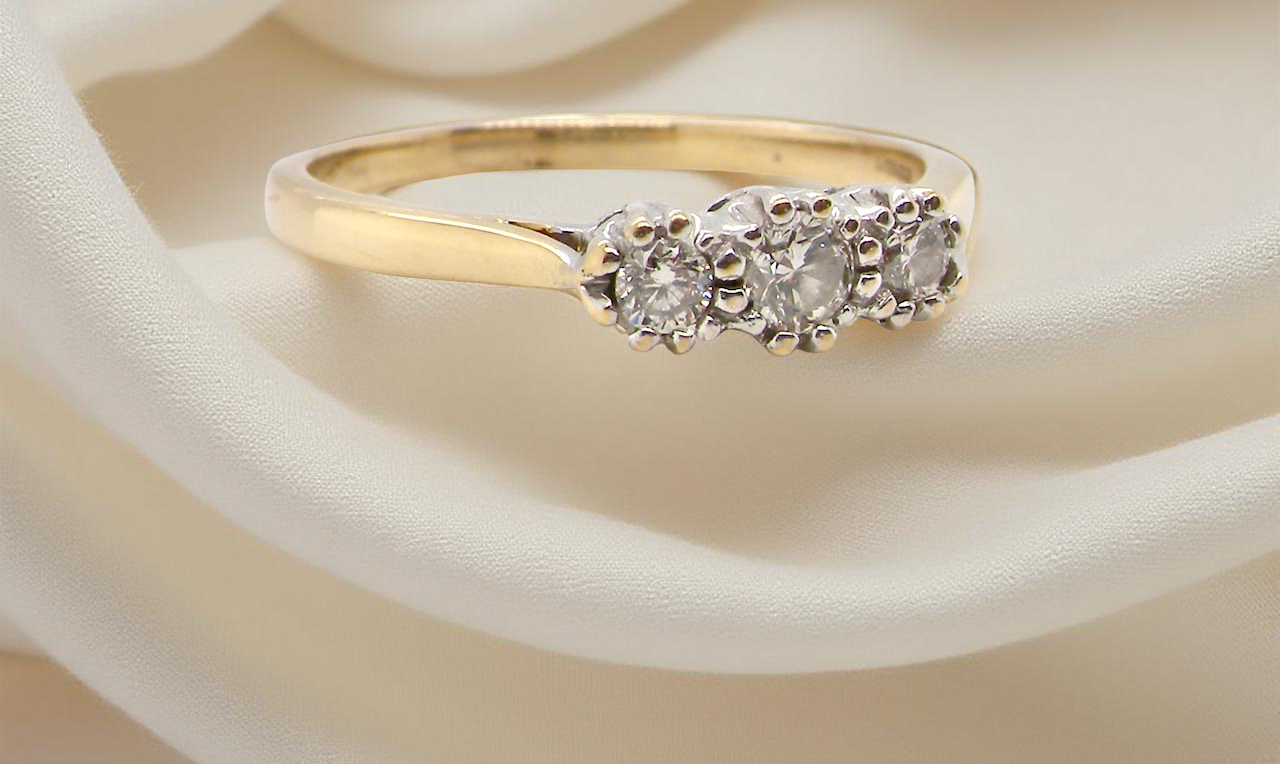 A Diamond Trilogy ring