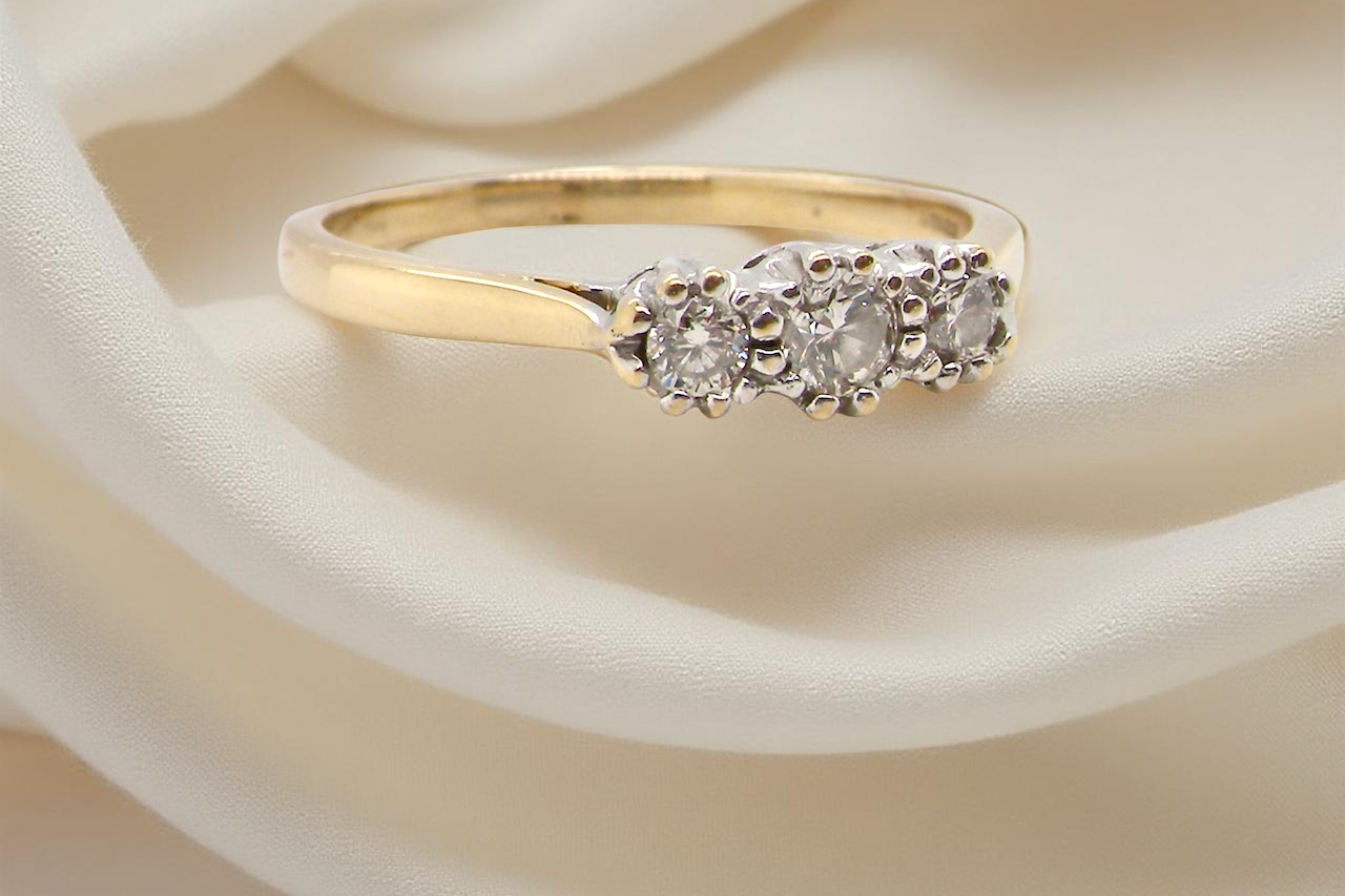 A Diamond Trilogy ring