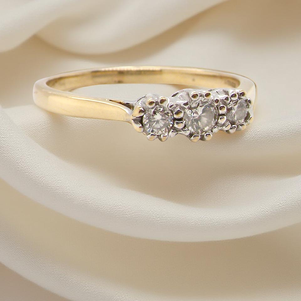 A Diamond Trilogy ring