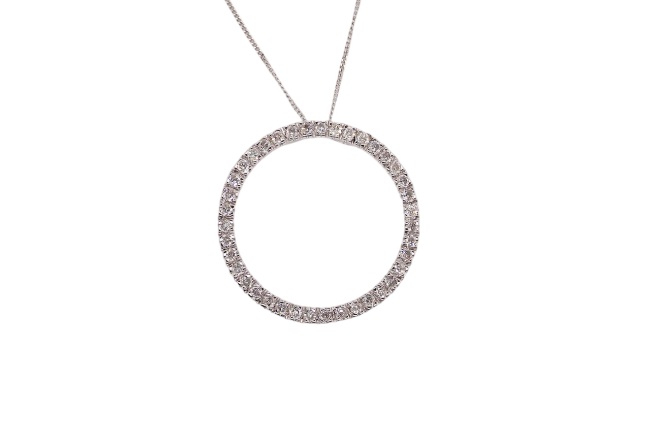 A Diamond circlet pendant