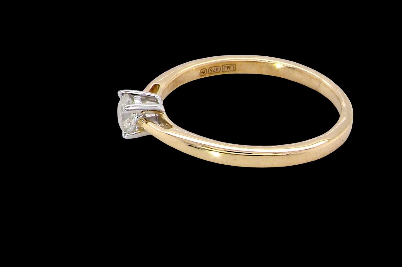 A NEW Diamond Solitaire ring
