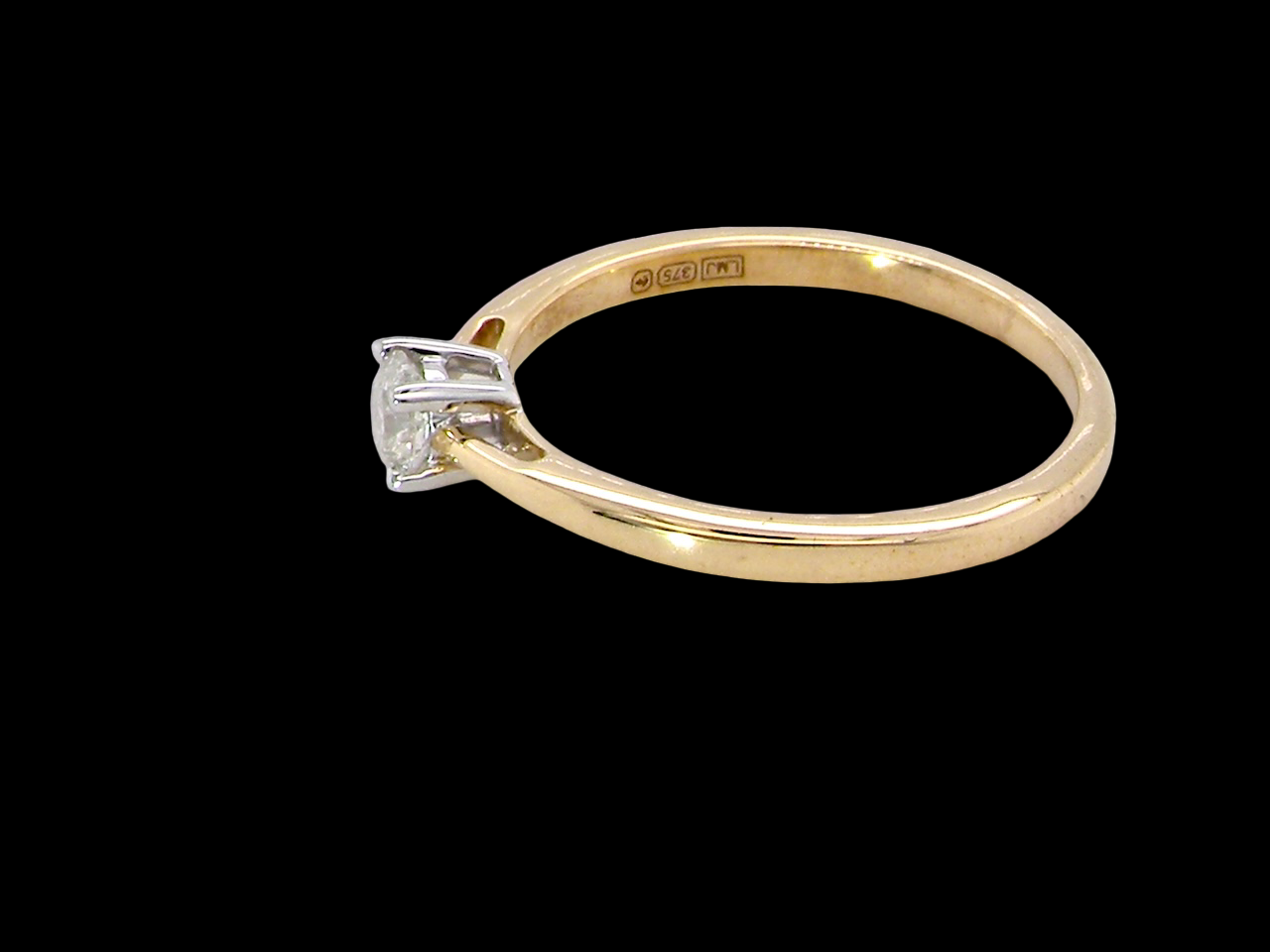 A NEW Diamond Solitaire ring
