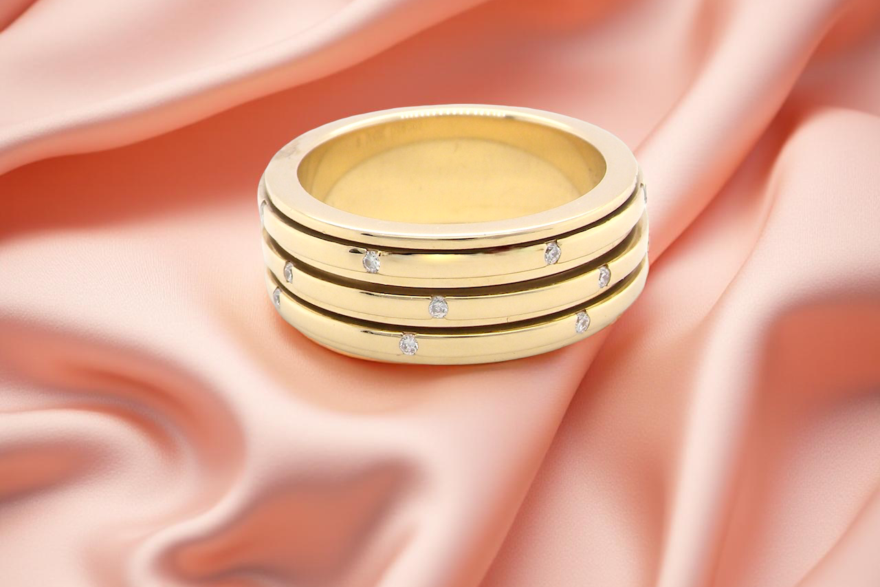A Piaget ‘Possession’ Triple-Band Diamond Ring C