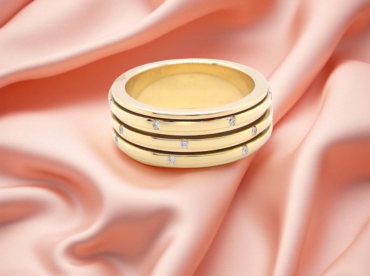 A Piaget ‘Possession’ Triple-Band Diamond Ring C