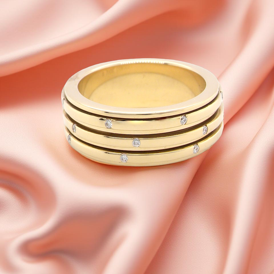 A Piaget ‘Possession’ Triple-Band Diamond Ring C
