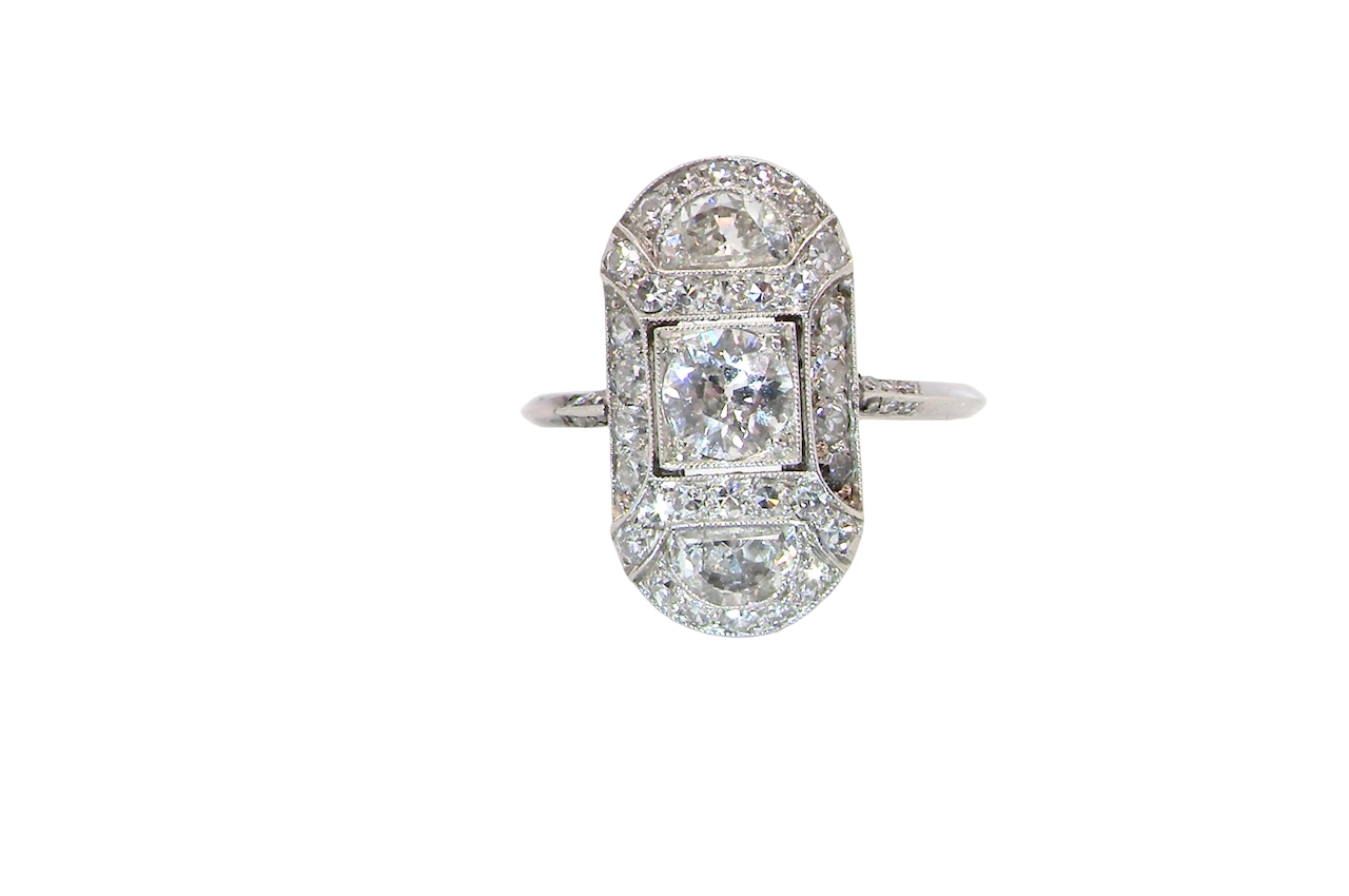 A beautifully crafted Art Deco plaque-style diamond ring, s