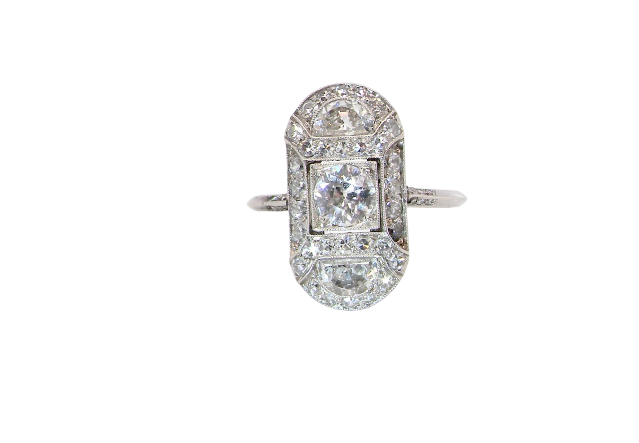 A beautifully crafted Art Deco plaque-style diamond ring, s