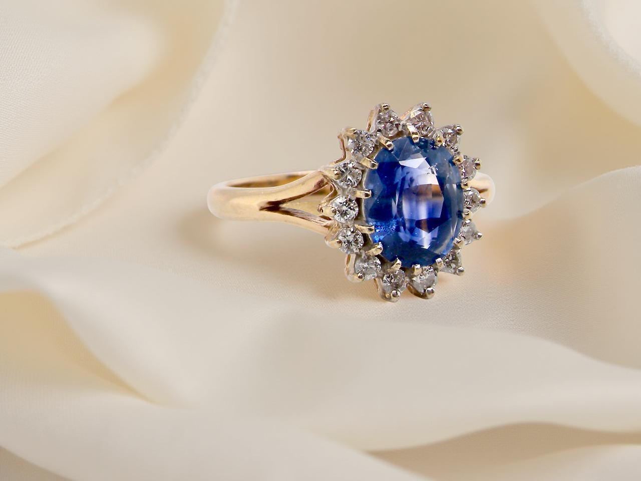 A Vintage Sapphire & Diamond Cluster Ring (c.1960–1970)