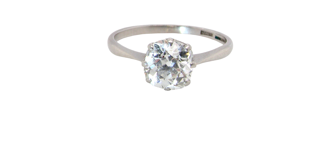 A beautiful and timeless vintage solitaire dating from the 1930s, crafted in platinum and set with a stunning old brilliant-cut diamond.