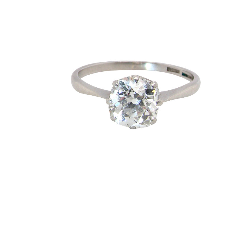 A beautiful and timeless vintage solitaire dating from the 1930s, crafted in platinum and set with a stunning old brilliant-cut diamond.