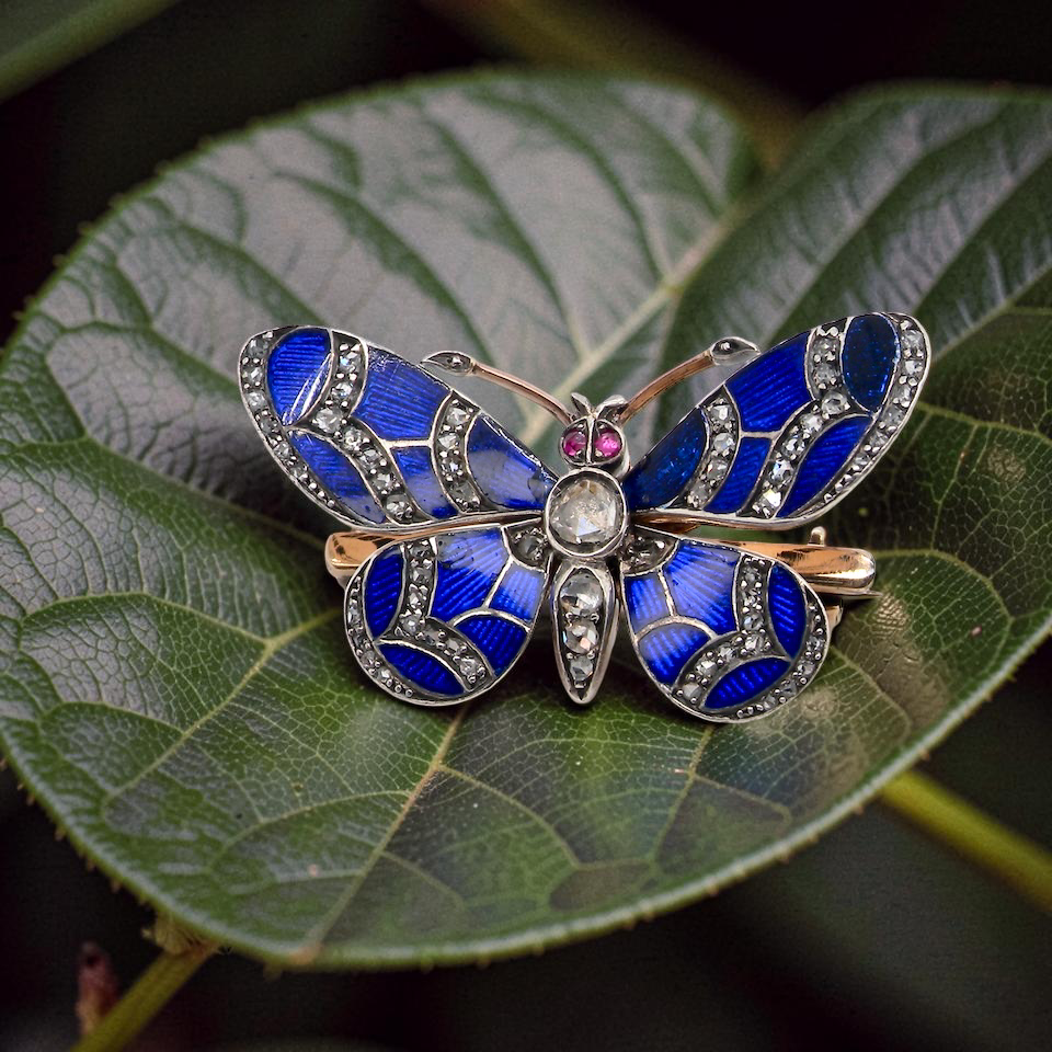 on a leaf- A beautiful brooch, late Victorian in the shape of a butterfly.