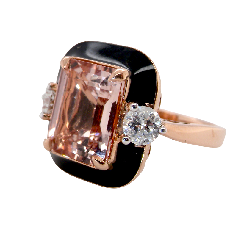 A beautiful dress ring that features a pink sherry coloured morganite gemstone, 12.5x9.7mm (4.19 carats) in a rim setting.