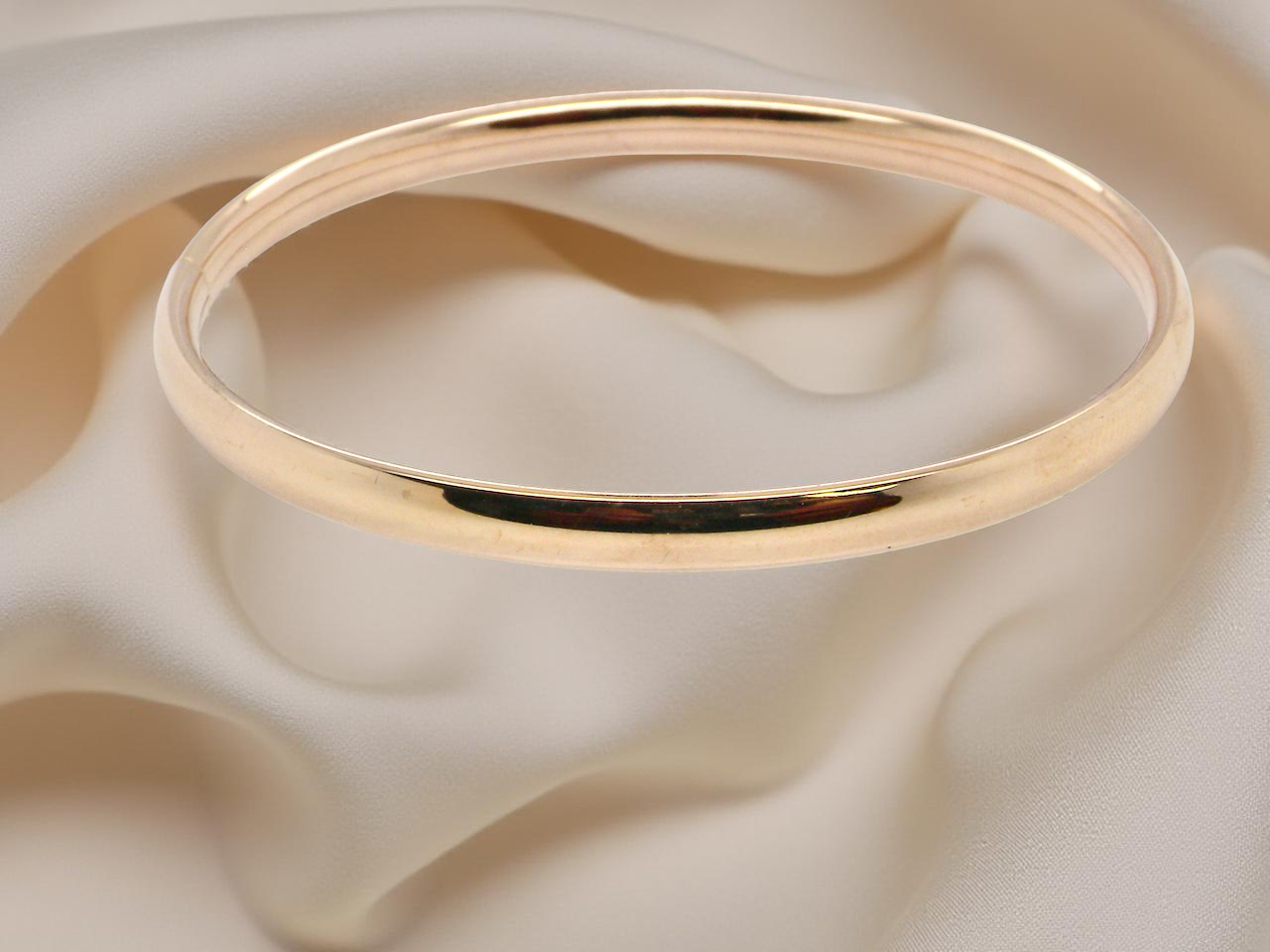 A beautifully crafted gold bangle