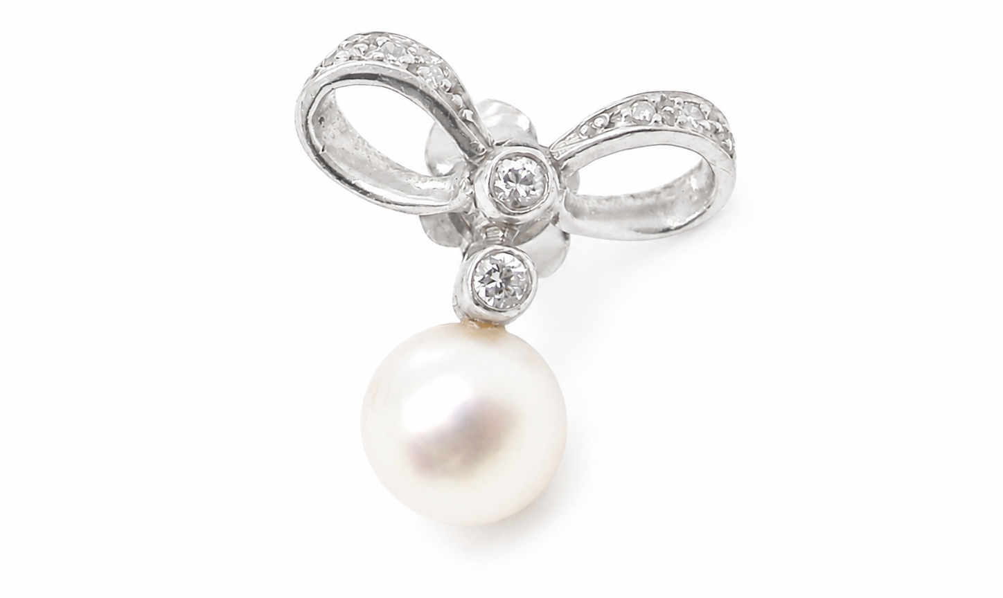 A bow design that has small diamonds to each side and the centre of the bow