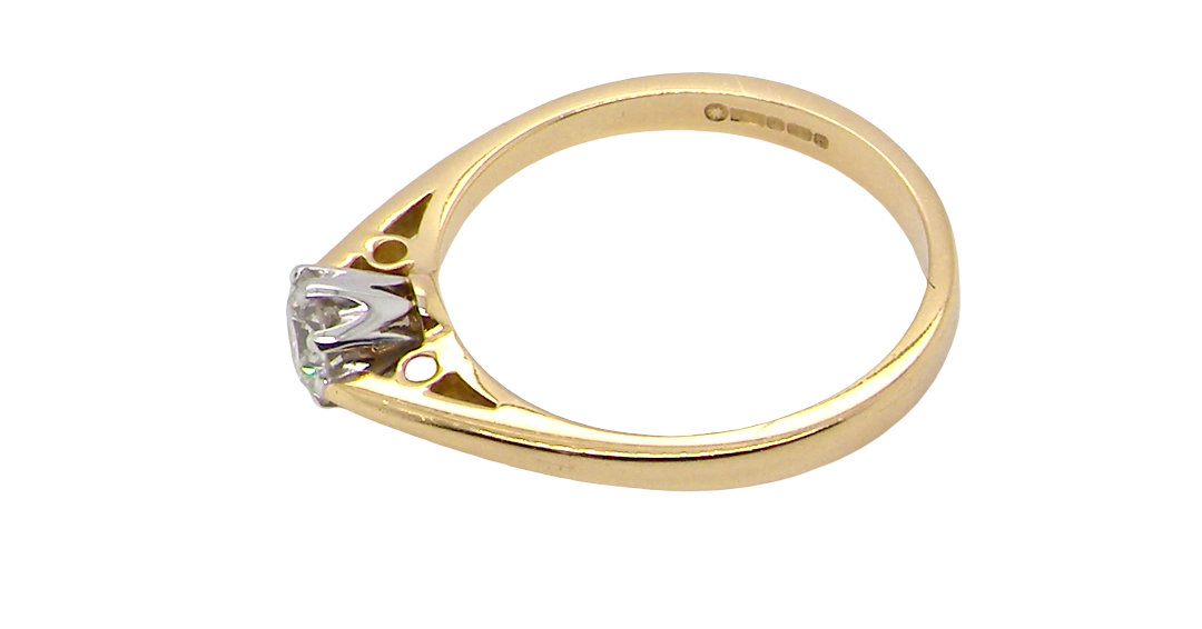 A classic solitaire ring. Features a single brilliant cut white diamond, measures 5mm (est 0.50 carats) Colour H-j, clarity Si.
Head is claw set, platinum, head 5.2mm, depth 5.4mm, weight 2.9 grams.
side