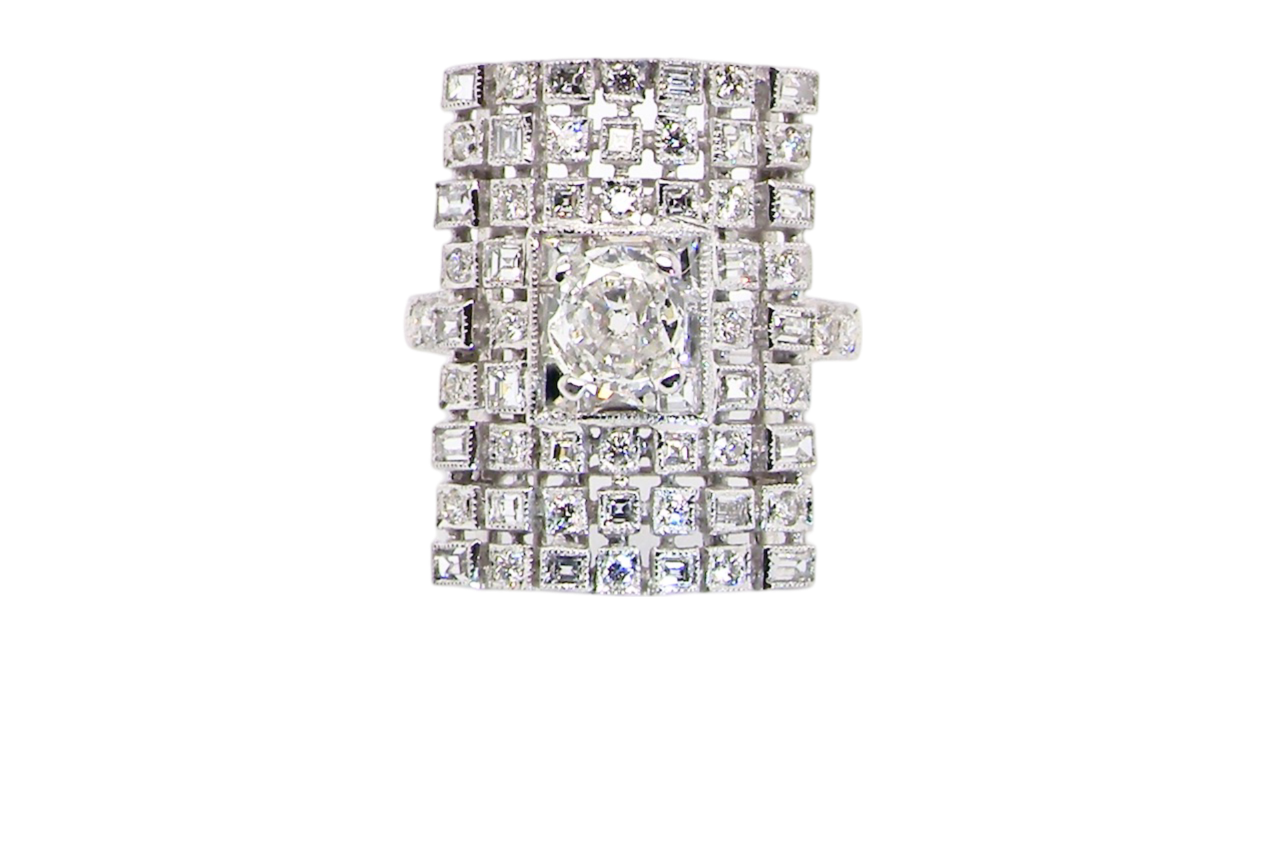 A fabulous Diamond cluster ring