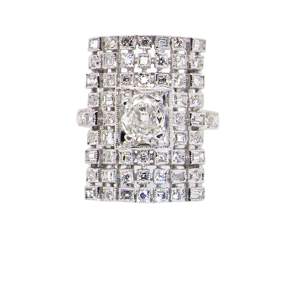 A fabulous Diamond cluster ring