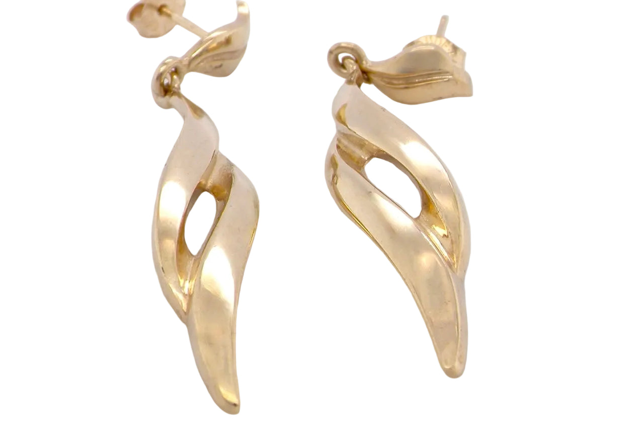 A feature pair of long drop earrings. Each a double loop that has a length of 38mm, width 8mm.