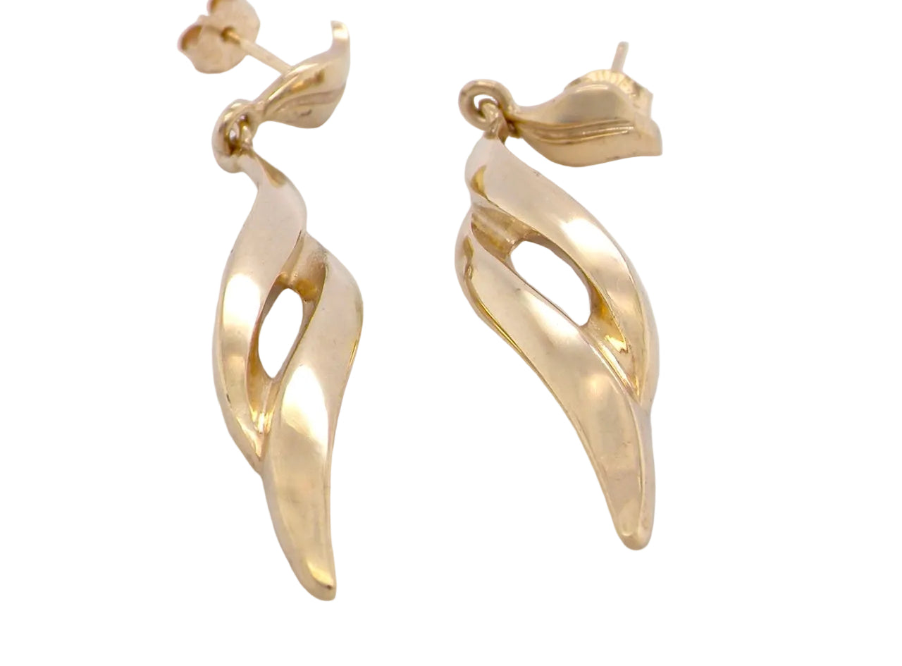 A feature pair of long drop earrings. Each a double loop that has a length of 38mm, width 8mm.