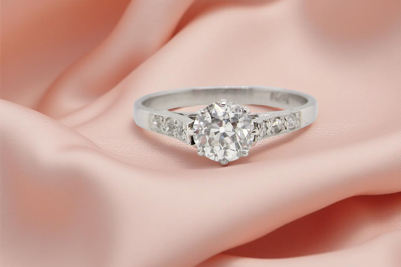 A fine 3/4 Carat Diamond Ring 3