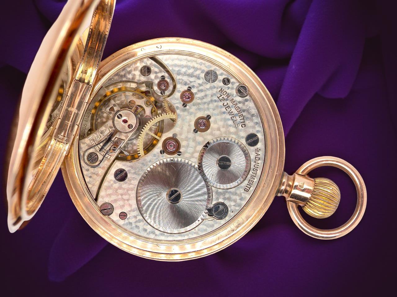 A fine 9 carat gold full hunter pocket watch. movement