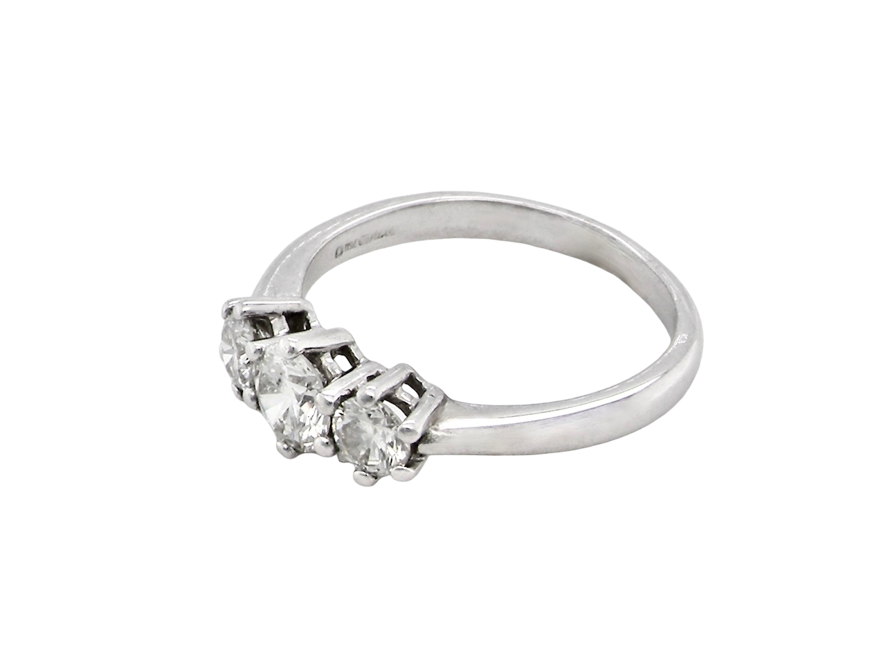 A fine Diamond Trilogy ring