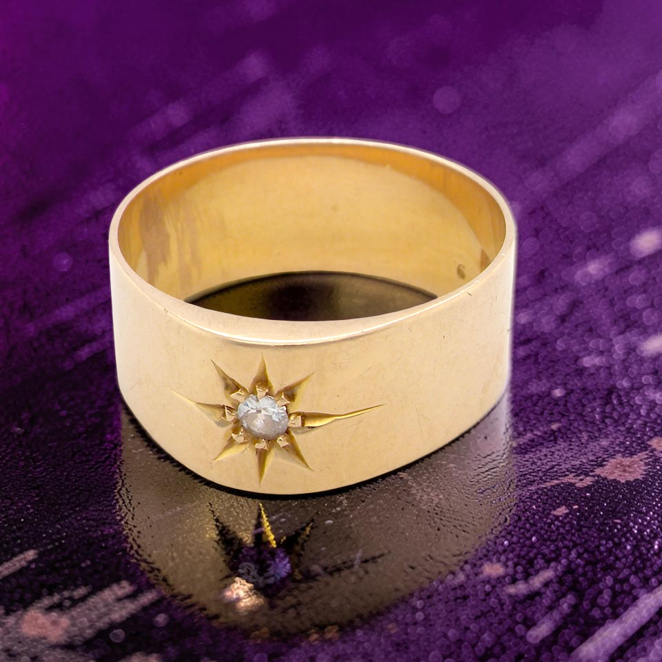 A fine and unusual early 20th-century signet-style ring, 18 carat yellow gold.