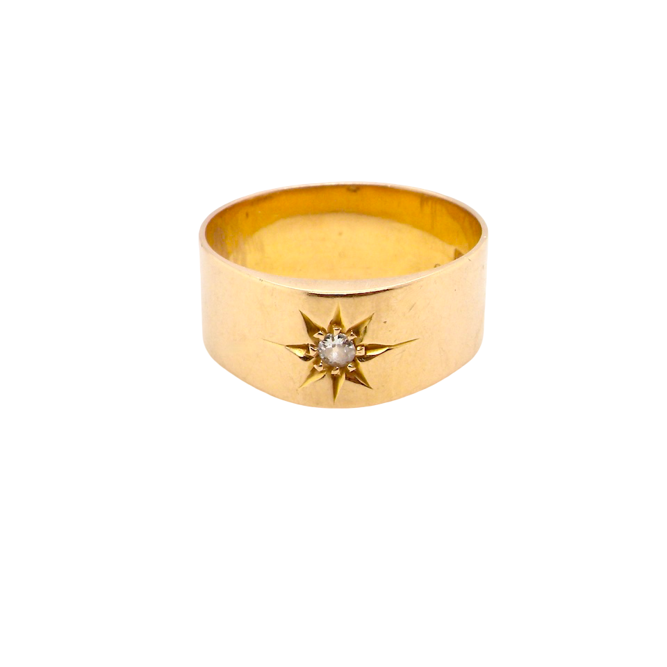 A fine and unusual early 20th-century signet-style ring, crafted in rich 18 carat yellow gold.