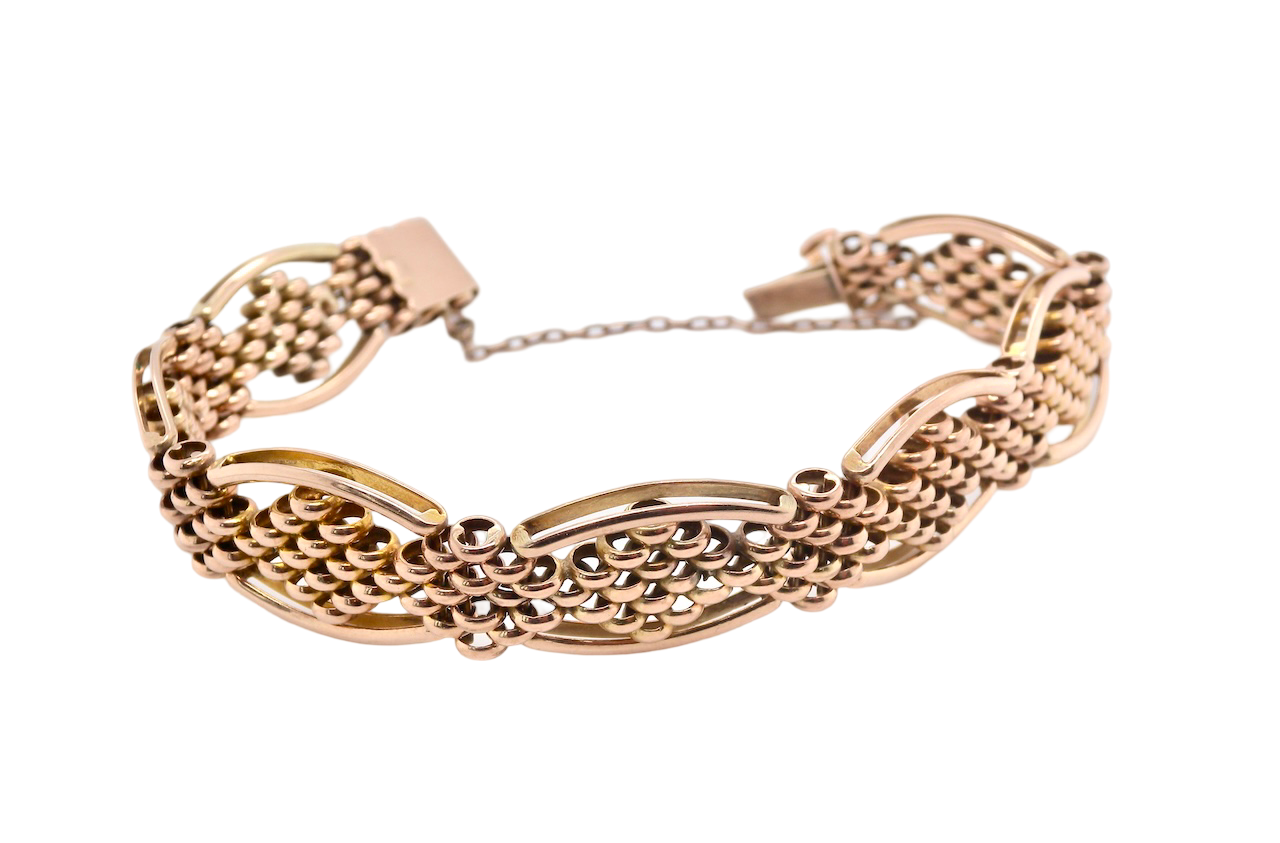 A fine antique gate bracelet