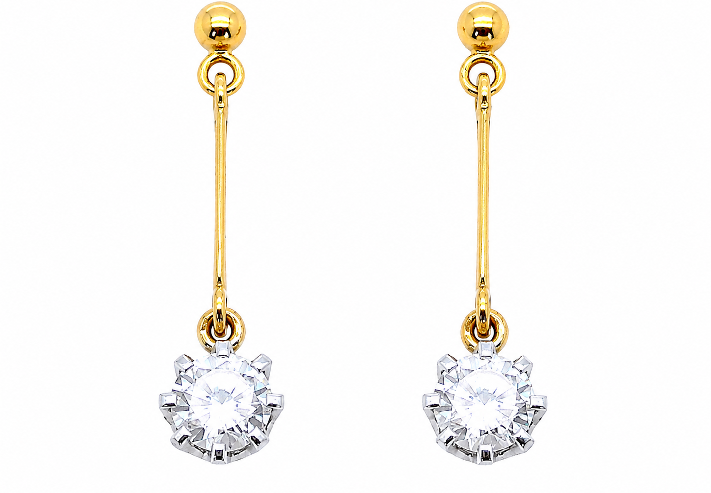 A fine pair of 18 carat yellow gold drop earrings.
Each modern brilliant cut white diamond measures 5mm (claw set.