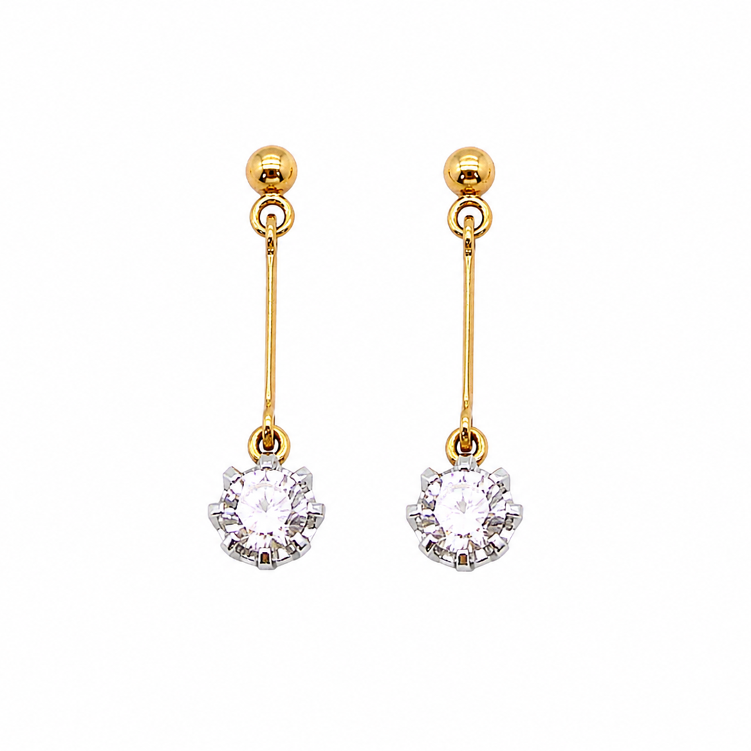 A fine pair of 18 carat yellow gold drop earrings.
Each modern brilliant cut white diamond measures 5mm (est half a carat each), claw set.