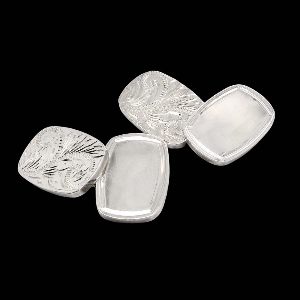 A fine pair of sterling silver double cufflinks.
Each rectangular shaped,